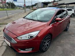 FORD - FOCUS - 2017/2018 - Vermelha - R$ 78.900,00