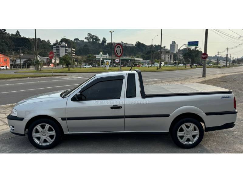 VOLKSWAGEN - SAVEIRO - 2003/2003 - Prata - R$ 35.900,00