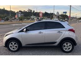 HYUNDAI - HB20X - 2014/2015 - Prata - R$ 55.900,00