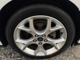 FORD - FOCUS - 2015/2016 - Branca - R$ 58.900,00