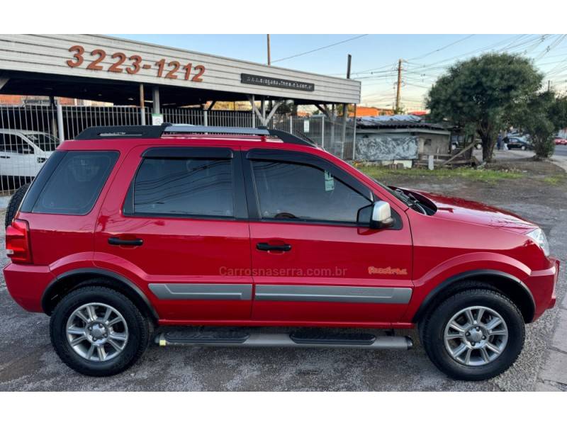 FORD - ECOSPORT - 2011/2012 - Vermelha - R$ 43.900,00