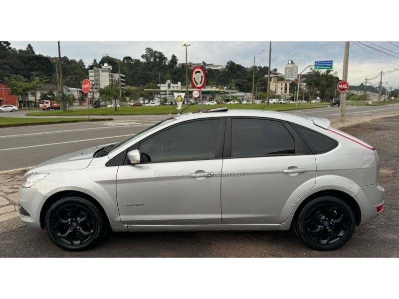 FORD - FOCUS - 2012/2012 - Prata - R$ 47.900,00