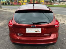 FORD - FOCUS - 2017/2018 - Vermelha - R$ 79.900,00