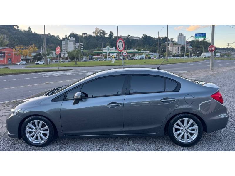 HONDA - CIVIC - 2013/2014 - Cinza - R$ 68.900,00