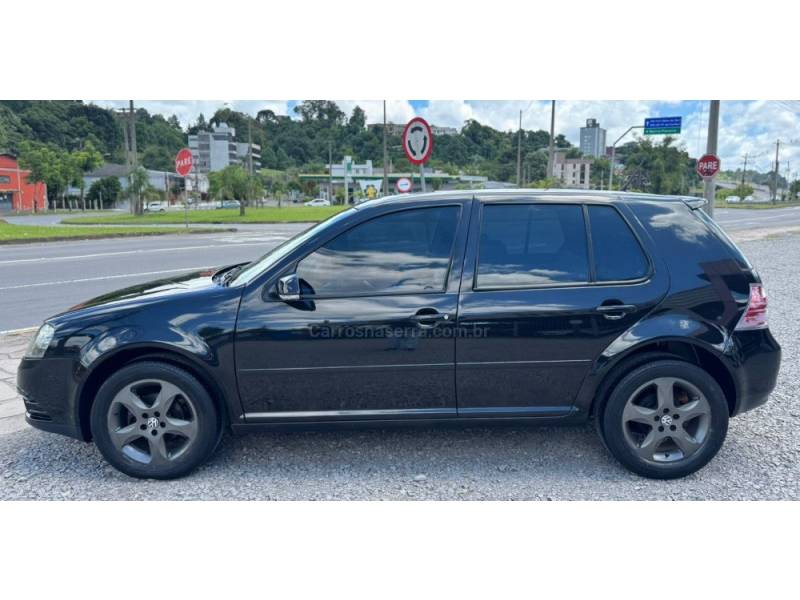 VOLKSWAGEN - GOLF - 2008/2009 - Preta - R$ 43.900,00