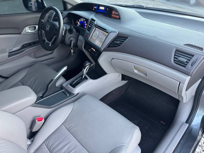 HONDA - CIVIC - 2013/2014 - Cinza - R$ 68.900,00