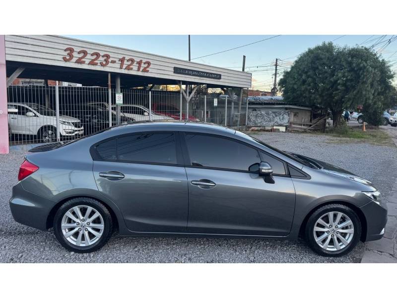 HONDA - CIVIC - 2013/2014 - Cinza - R$ 68.900,00