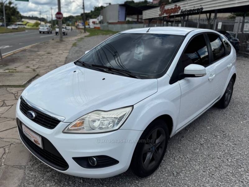 FORD - FOCUS - 2012/2012 - Branca - R$ 42.900,00