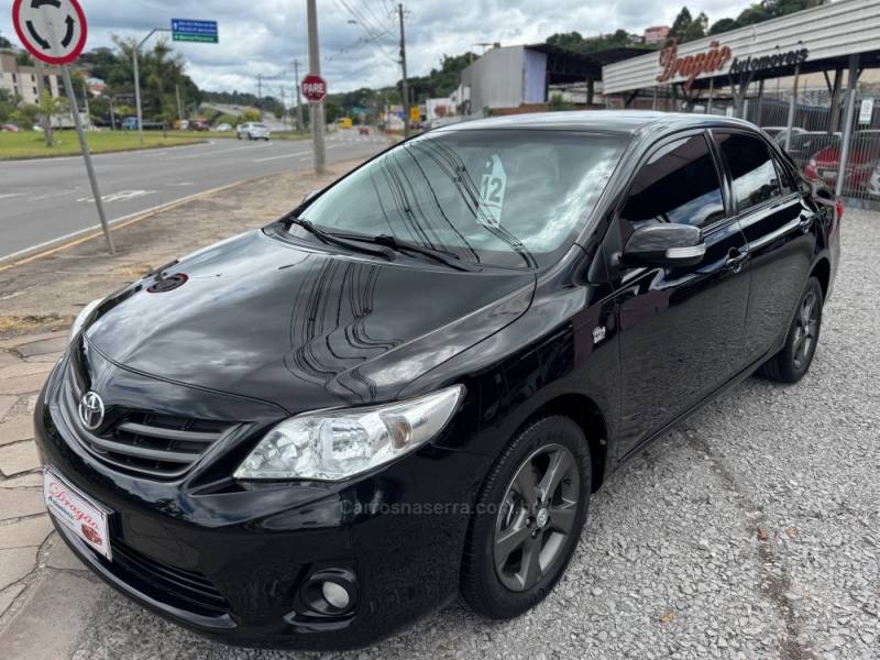 TOYOTA - COROLLA - 2011/2012 - Preta - R$ 63.900,00