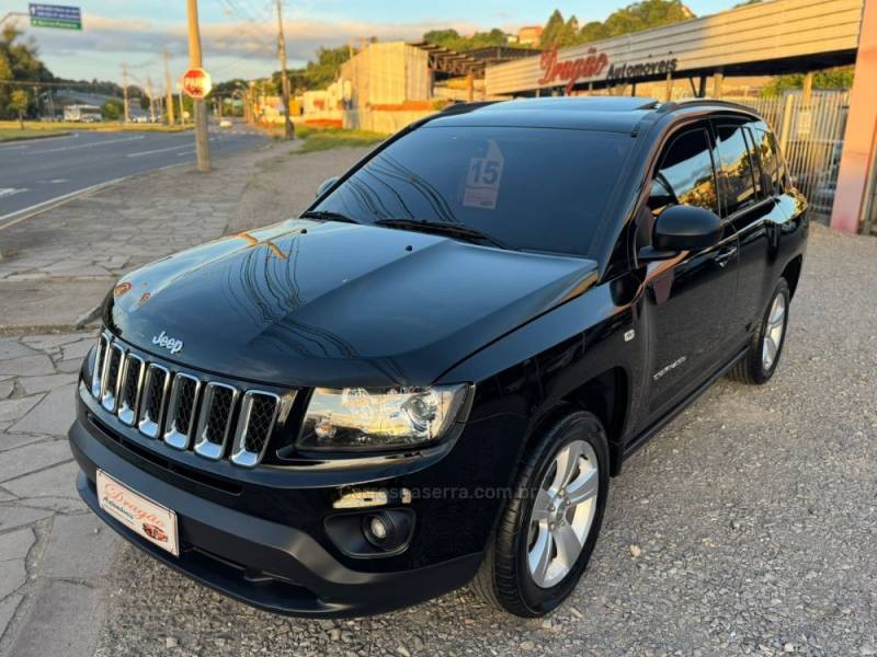 JEEP - COMPASS - 2014/2015 - Preta - R$ 73.900,00