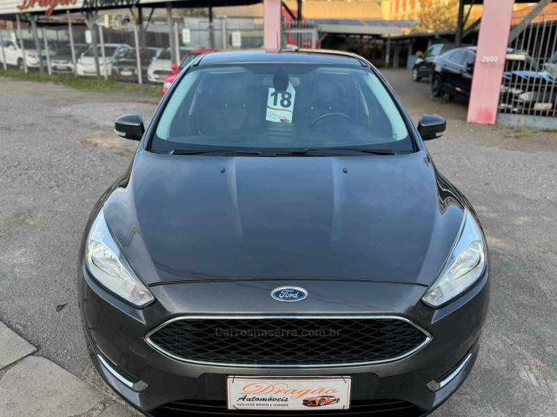 FORD - FOCUS - 2017/2018 - Cinza - R$ 69.900,00