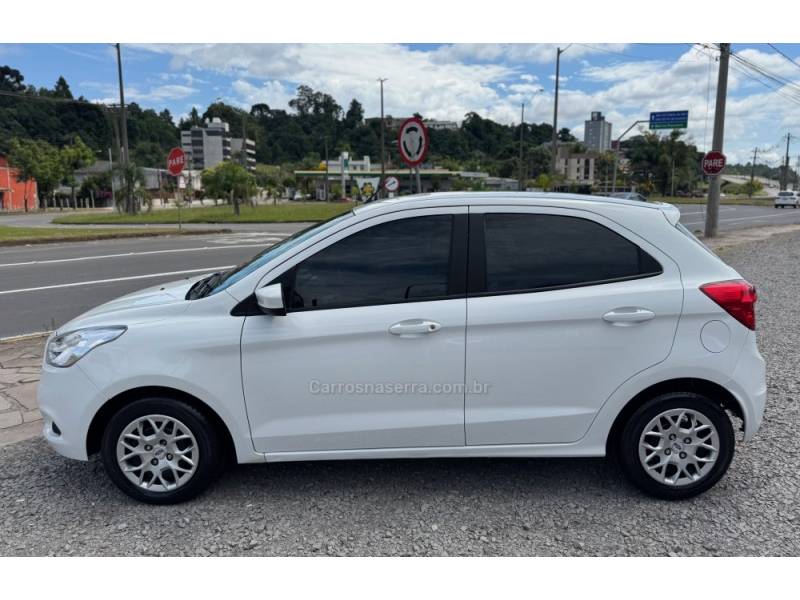 FORD - KA - 2017/2018 - Branca - R$ 43.900,00