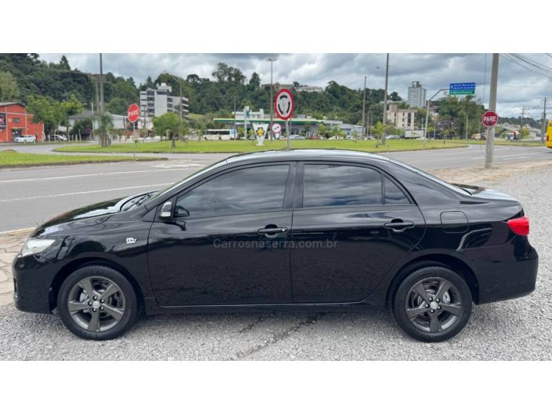 TOYOTA - COROLLA - 2011/2012 - Preta - R$ 63.900,00