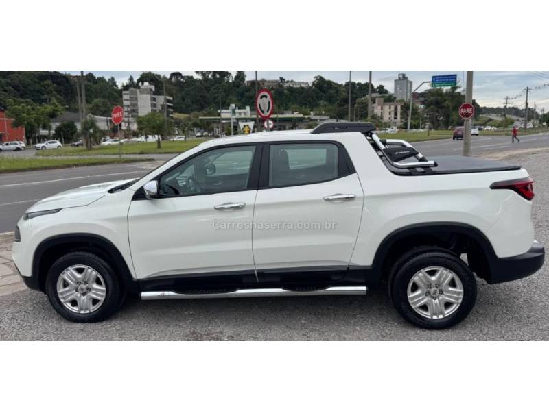 FIAT - TORO - 2021/2022 - Branca - R$ 103.900,00